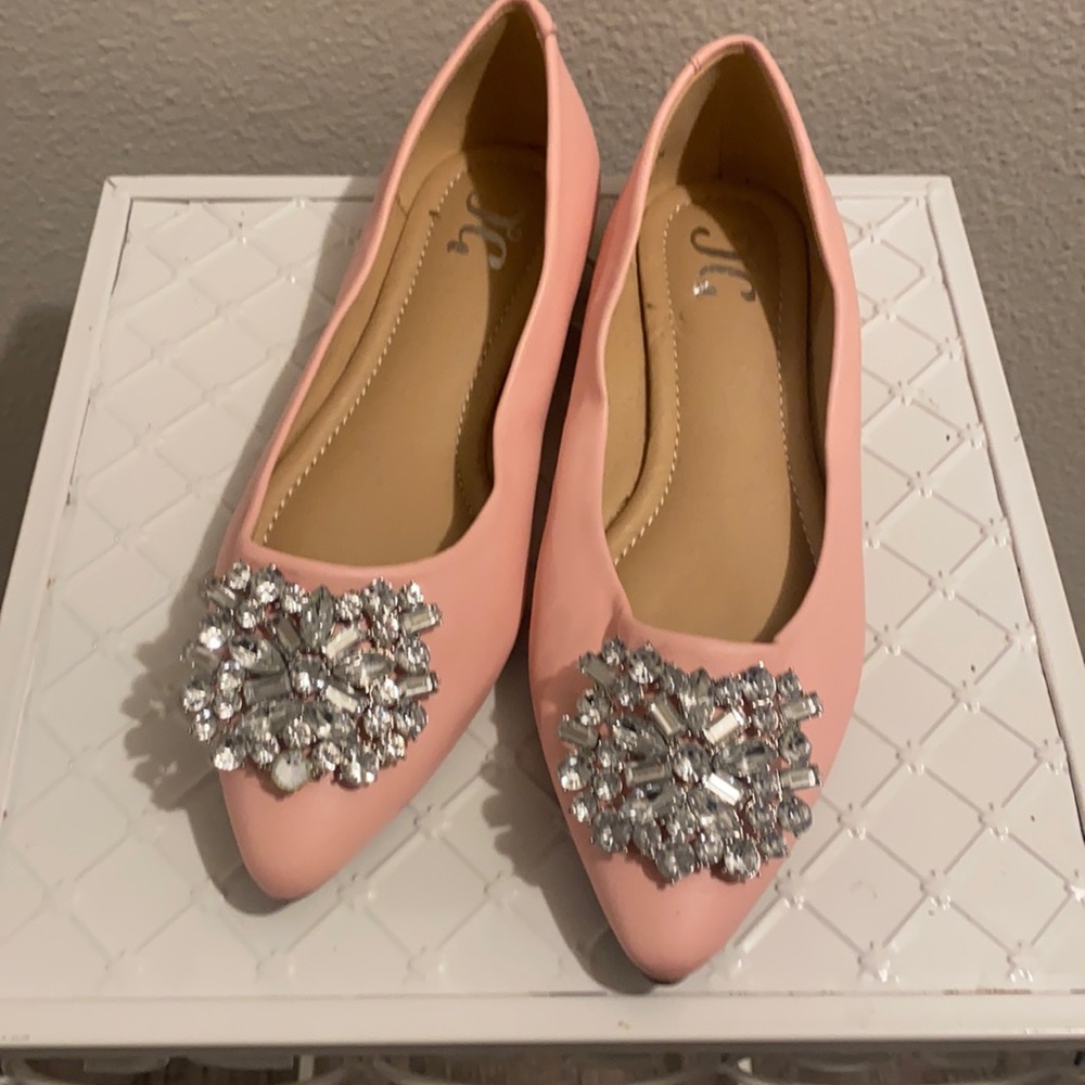 Journee Collection Renzo Flat